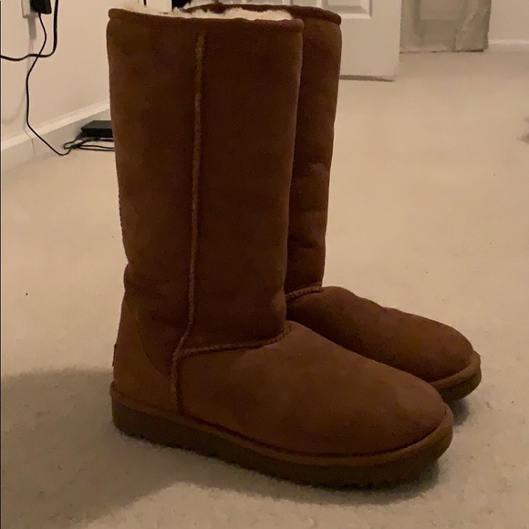 Women’s Classic Tall Uggs Size 8 Chestnut - Picture 1 of 5